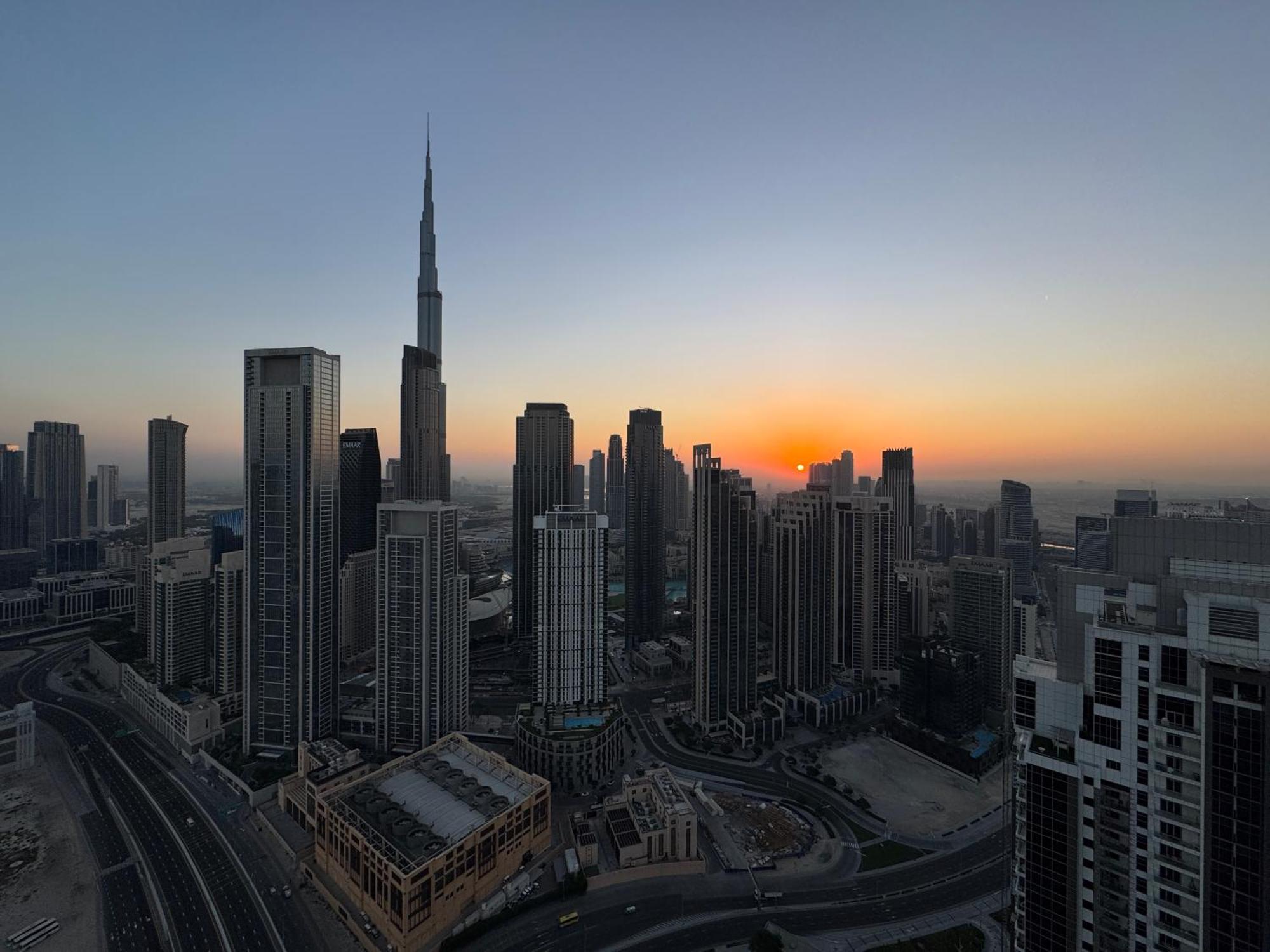 Paramount Tower Hotel And Residences With Infinity Sky Pool دبي المظهر الخارجي الصورة