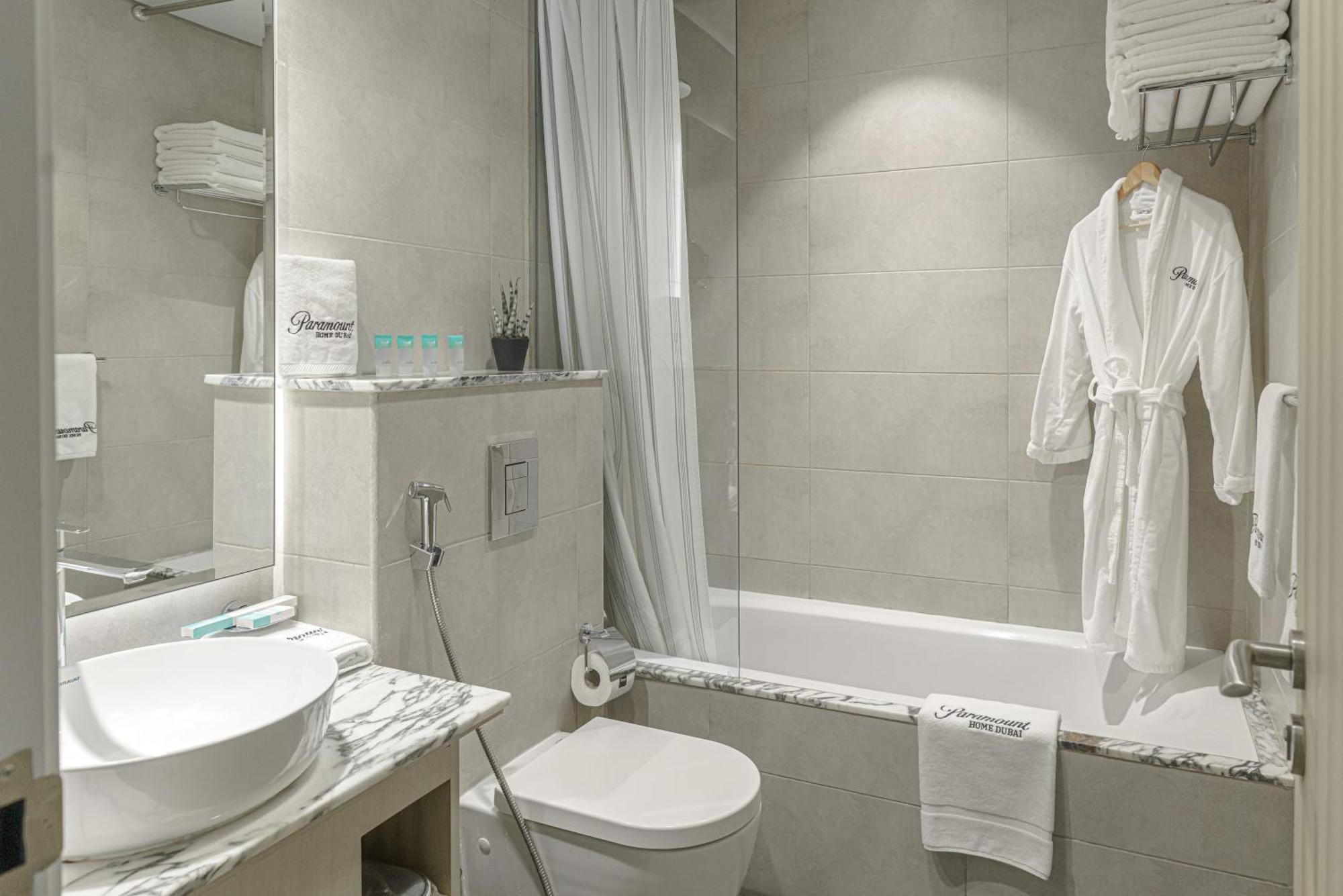 Paramount Tower Hotel And Residences With Infinity Sky Pool دبي المظهر الخارجي الصورة